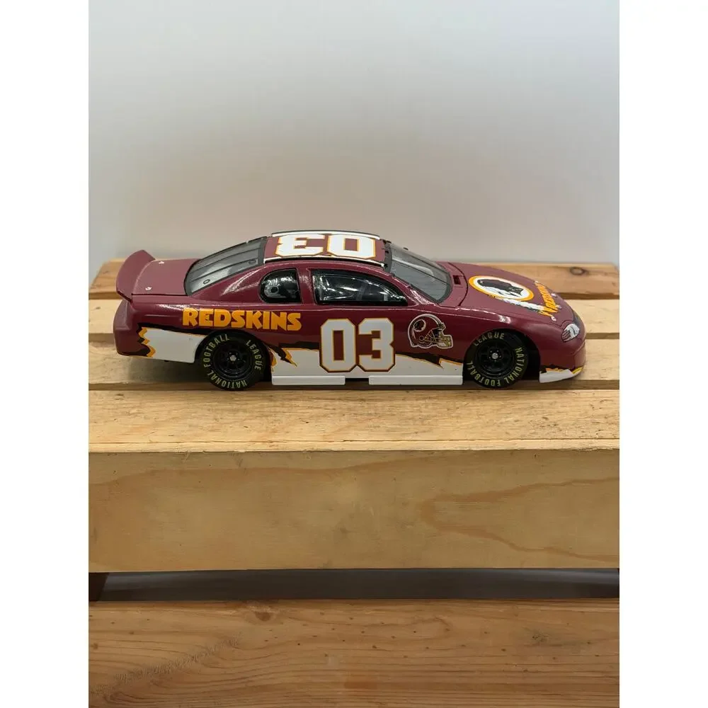 2004 Action Performance McArthur NFL Washington Redskins03 1:24Diecast Stock Car